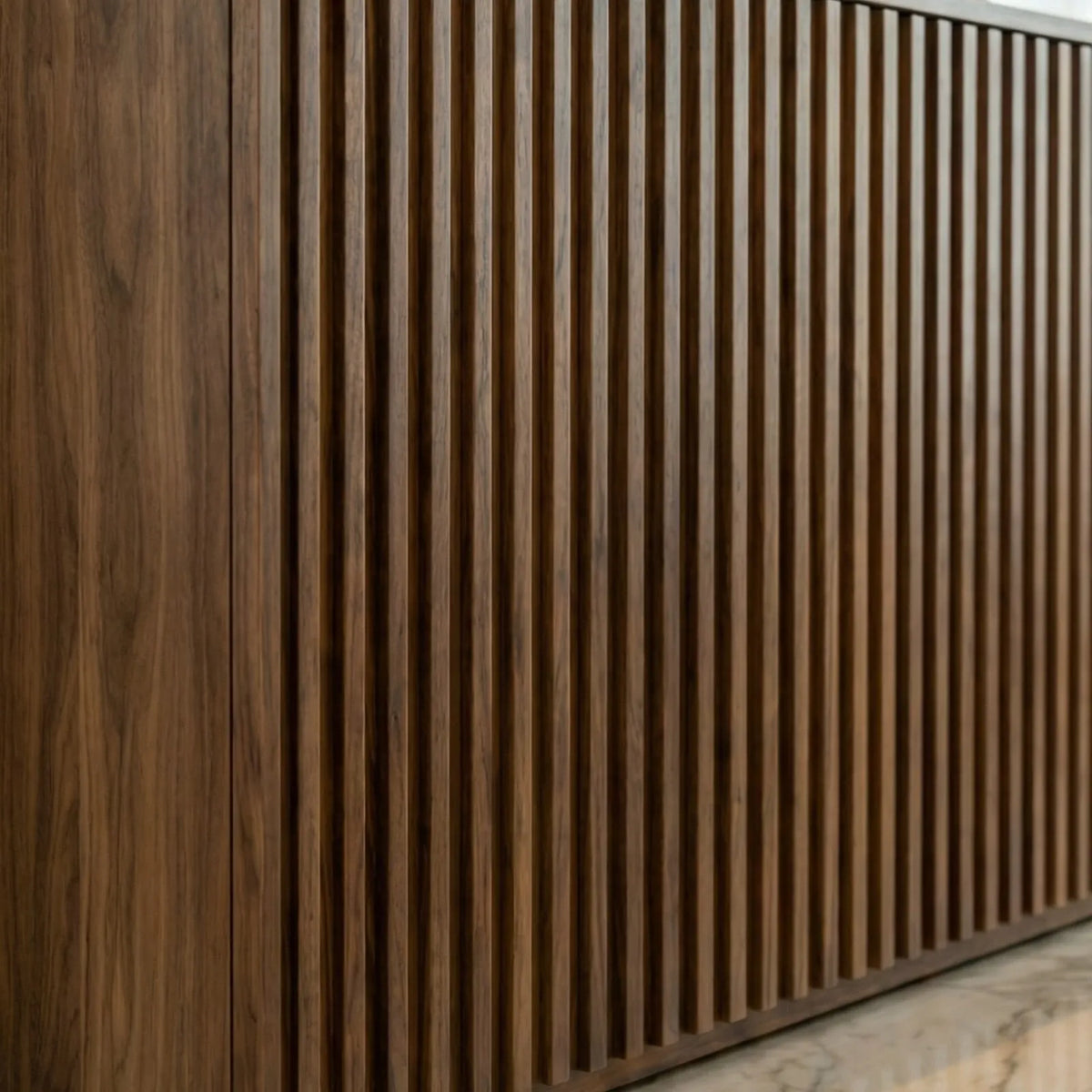 Buffet Modigliani – Credenza Ranurada en Nogal