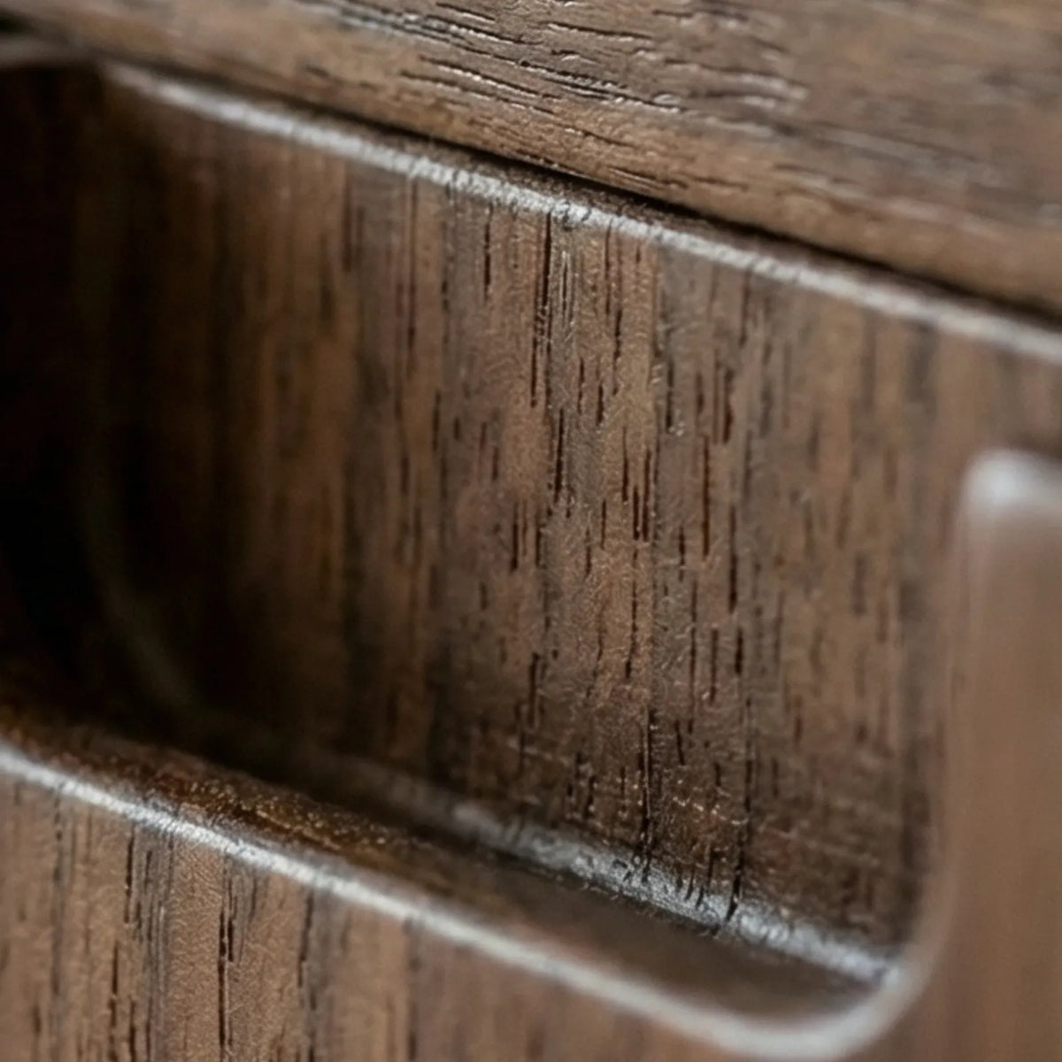 Buffet Bellagio – Credenza Contemporánea en Nogal