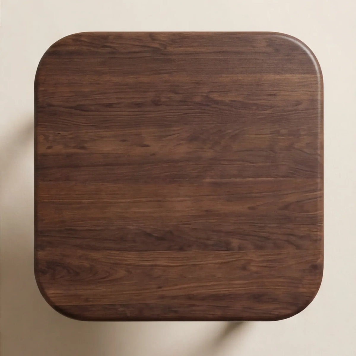 Mesa de Comedor Stella en Nogal con detalles en madera sólida · Orgánico