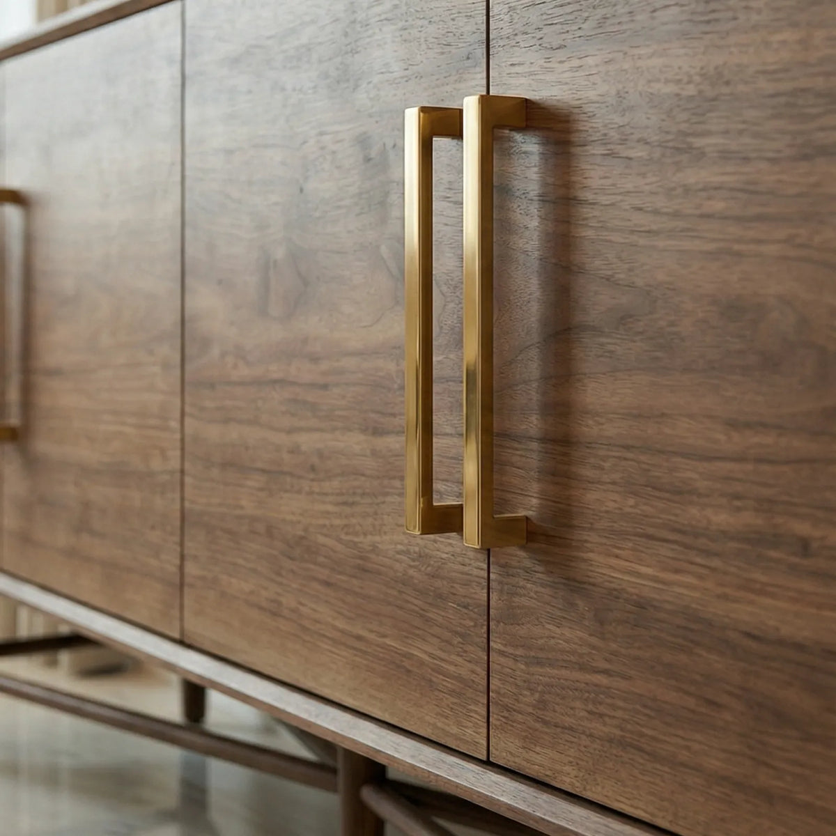 Buffet Podena – Credenza en Nogal Oscuro con Dorado