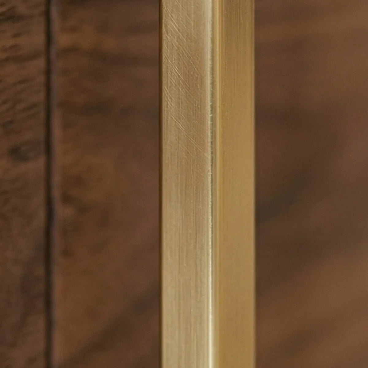 Buffet Podena – Credenza en Nogal Oscuro con Dorado