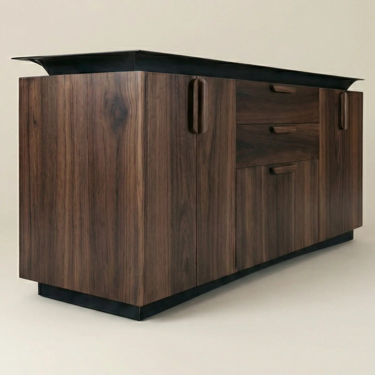Buffet Matera – Credenza en Nogal con Cubierta Negra Angular
