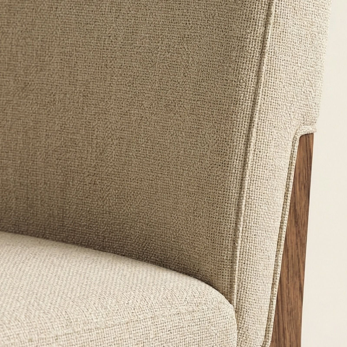 Silla Eris en Madera Sólida · Esencial