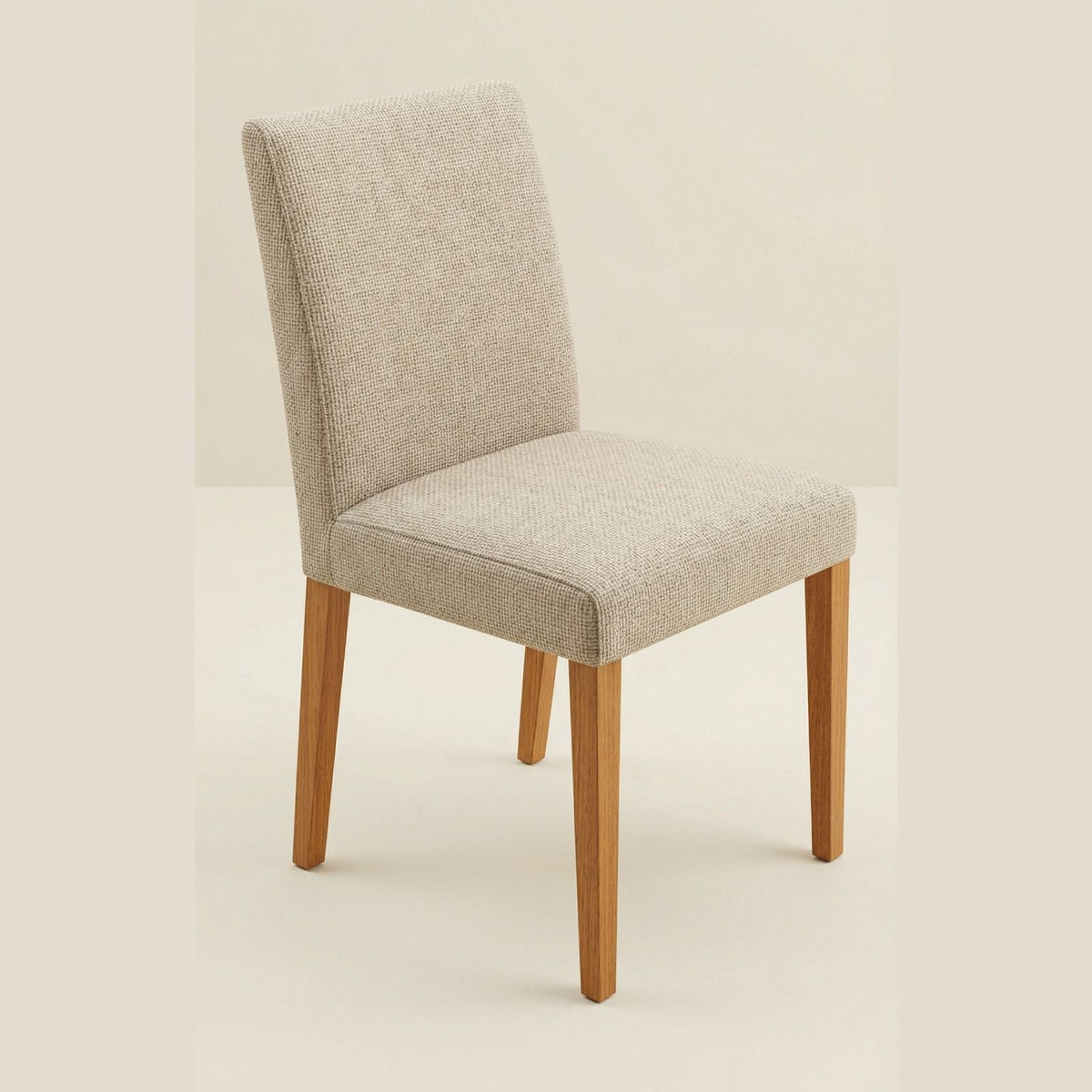 Silla Invara en Madera Sólida · Esencial
