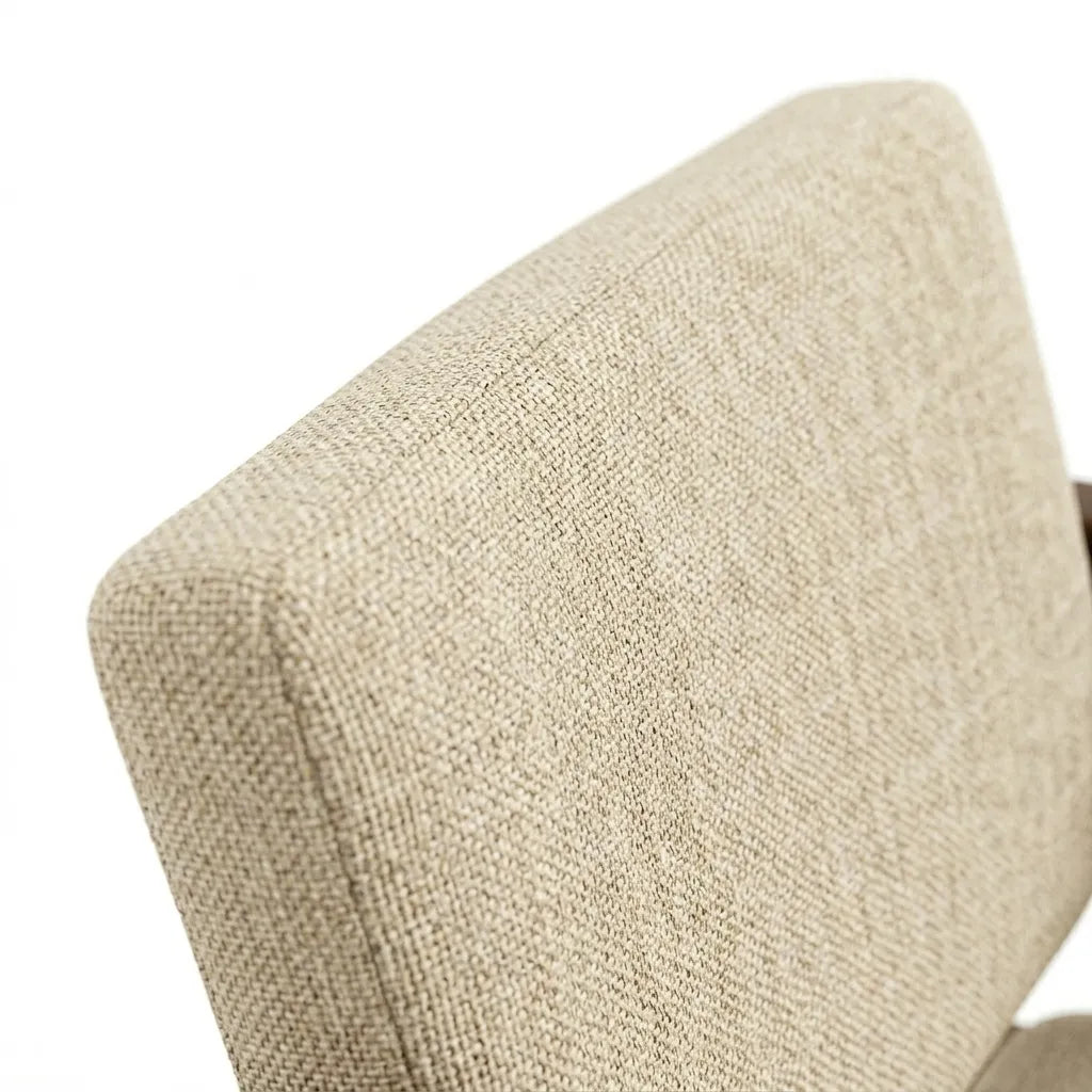 Silla Quourom en Madera Sólida de Rosa Morada · Presencia Escultural