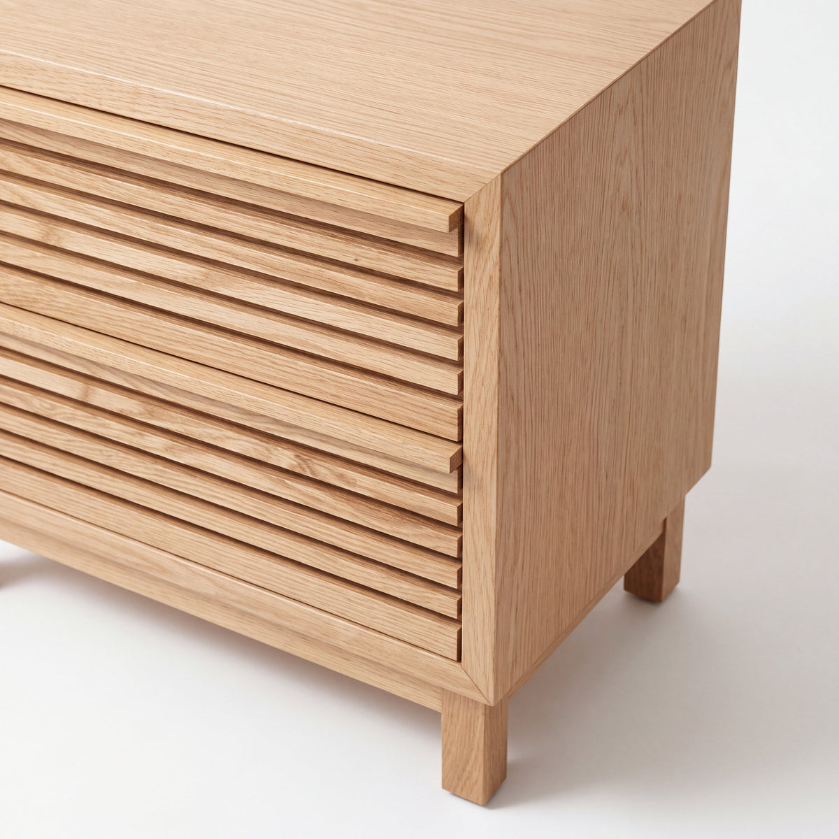 Buró Japandi en Madera Natural · Atemporal - Detalle de ensamble perimetral y bisel de ebanistería | LEMICH Muebles de Lujo Ocotlán