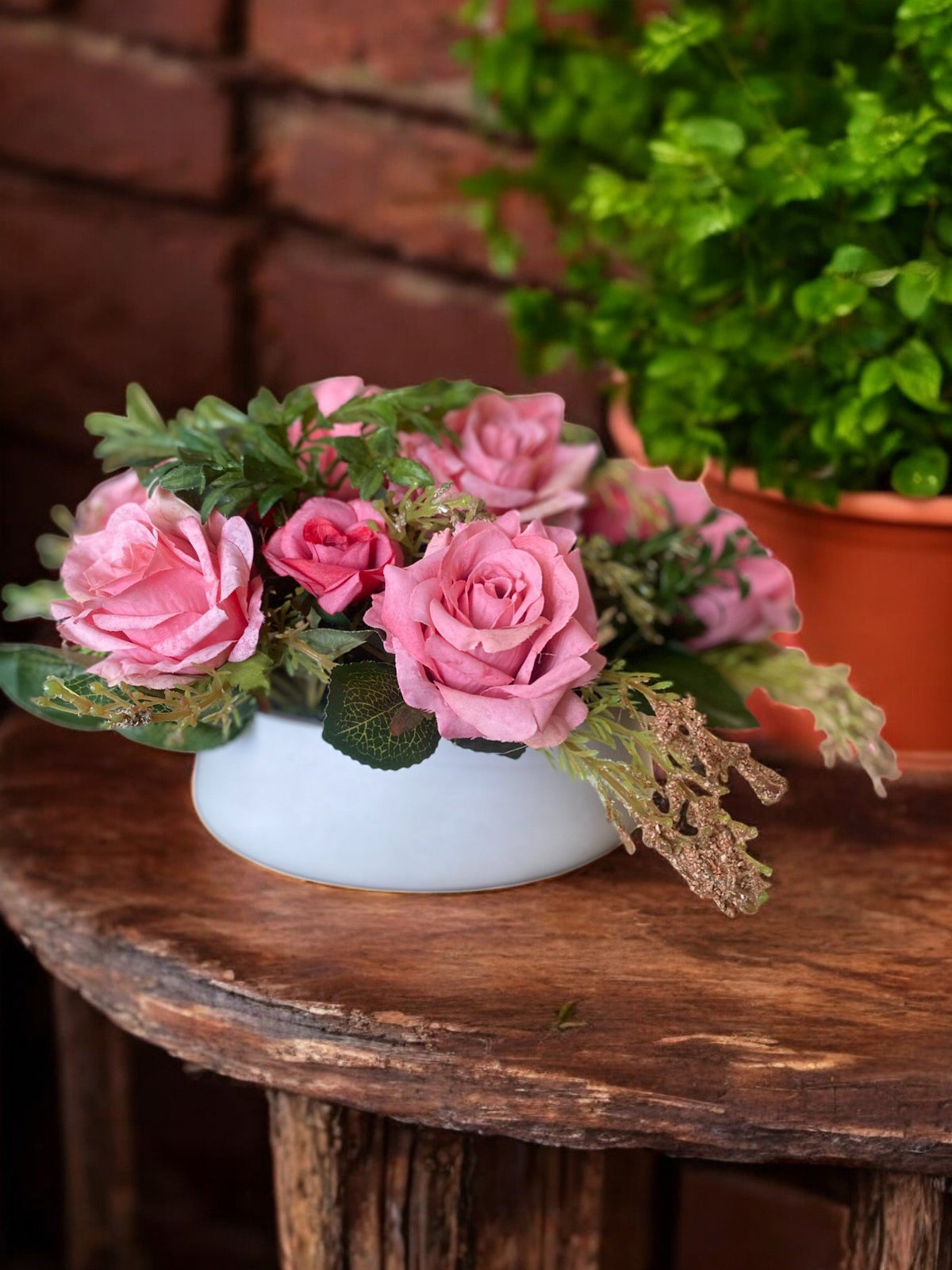Colección Pinky: Arreglo Floral de Centro de Mesa Elegante
