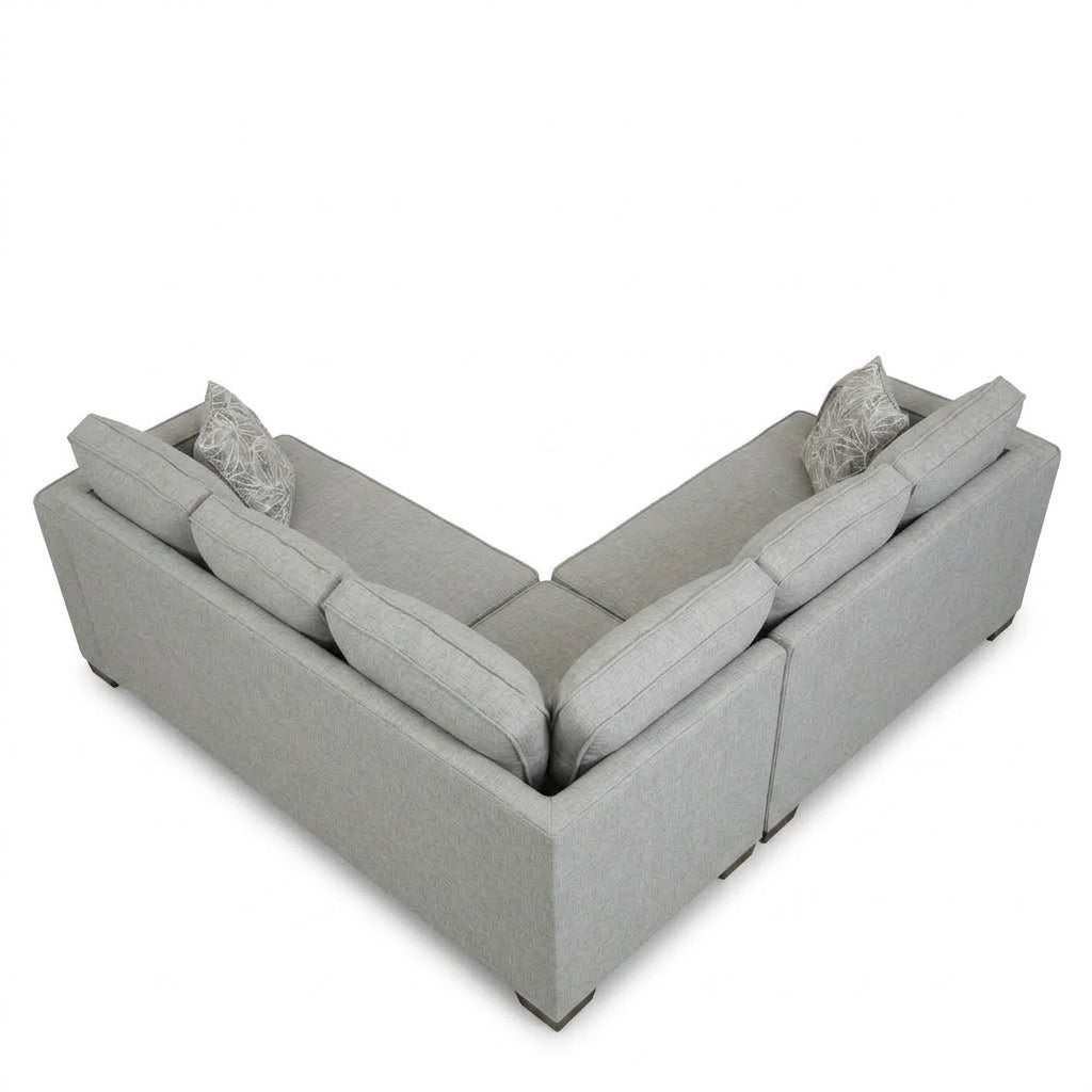 Sala Esquinera Seccional Bologna en Lino Gris Oxford - Perspectiva Fondo Blanco | LEMICH Muebles de Lujo