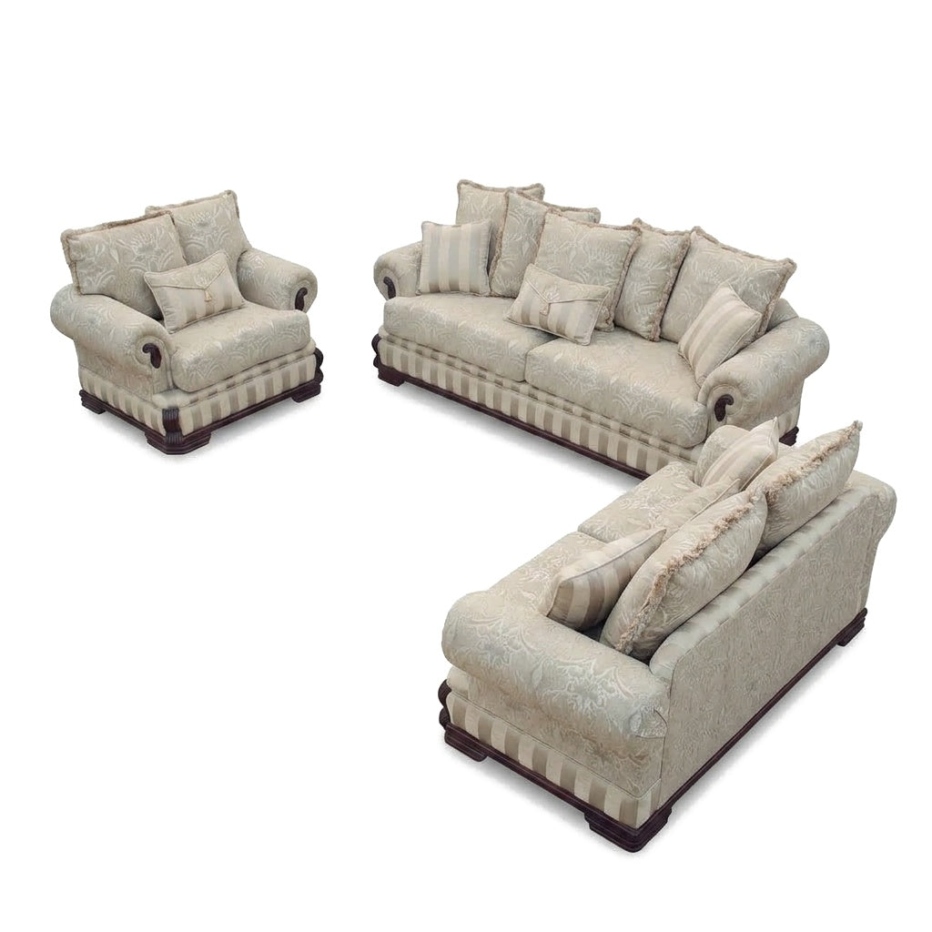 Sala Señorial Granducale Bellini con Faldón Plisado y Brazos Rodillo - Fondo Blanco Hero - Vista Principal | LEMICH Muebles de Lujo