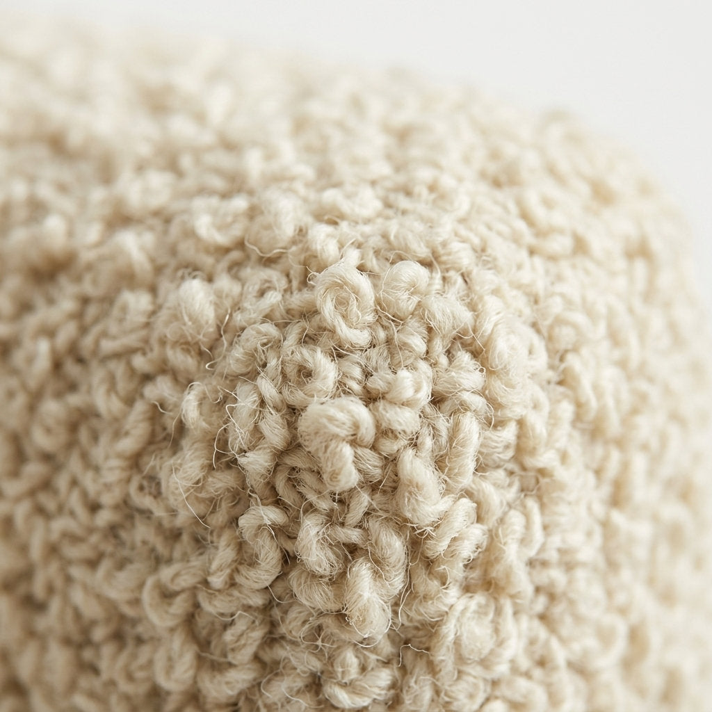 Sillón EcoRiposo · Pino · Confort Sostenible - Macro Detalle de Trama Textil y Costuras | LEMICH Muebles de Lujo Ocotlán